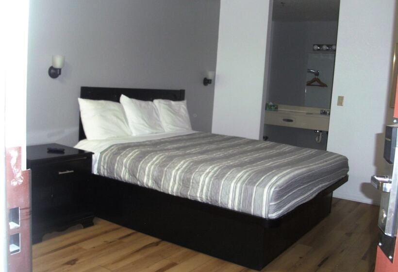 مُتل Lodge On The River