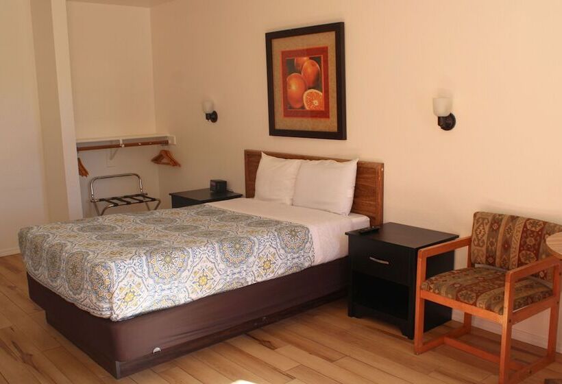 مُتل Lodge On The River