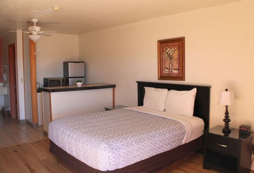 مُتل Lodge On The River