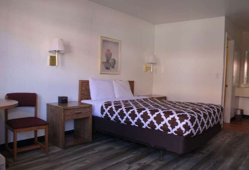 مُتل Lodge On The River