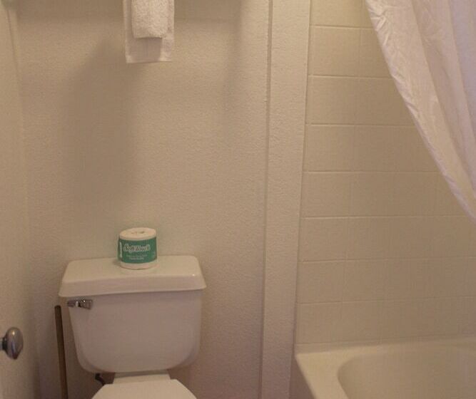 مُتل Lodge On The River