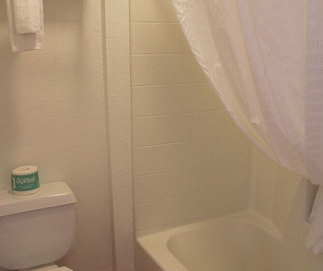 مُتل Lodge On The River