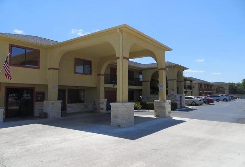 מוטל Mustang Inn And Suites