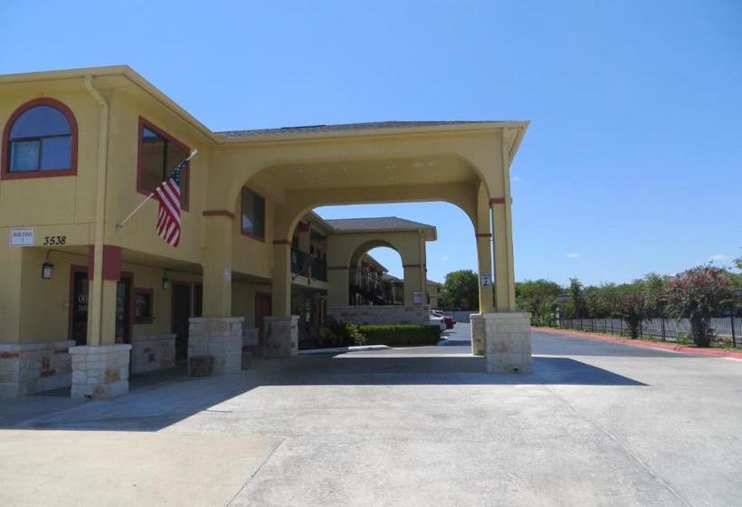 מוטל Mustang Inn And Suites