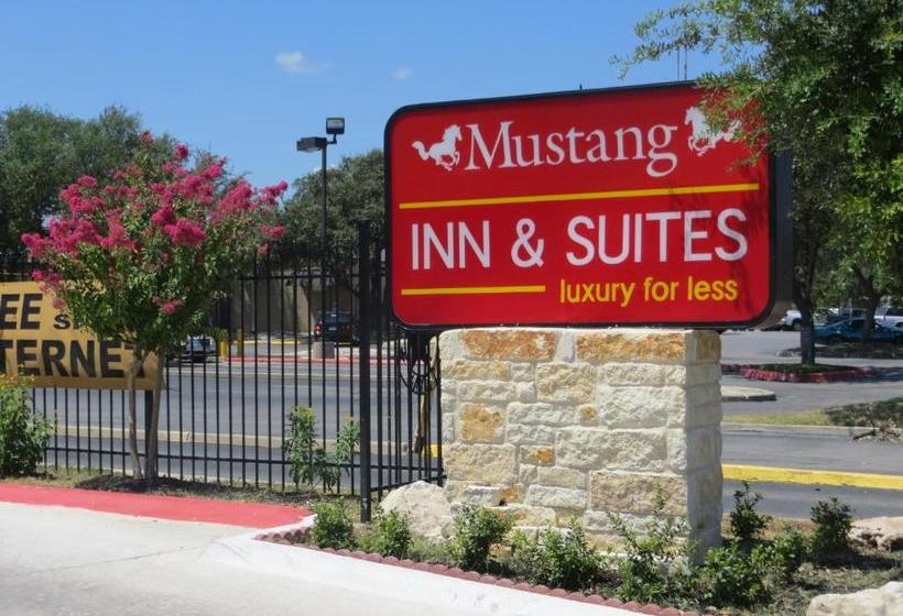 מוטל Mustang Inn And Suites