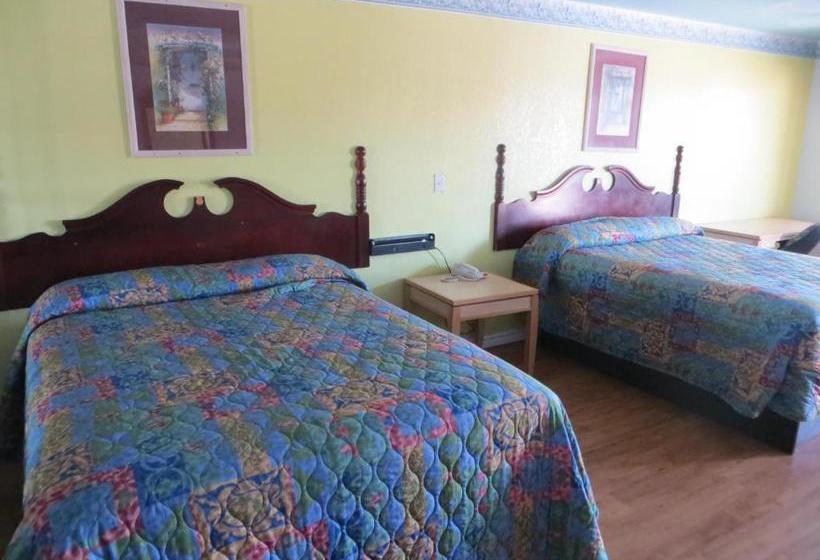 מוטל Mustang Inn And Suites