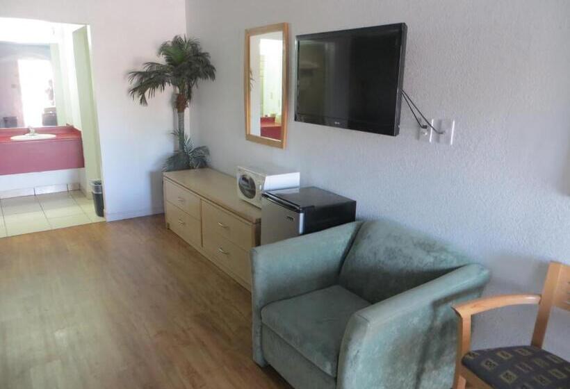 מוטל Mustang Inn And Suites