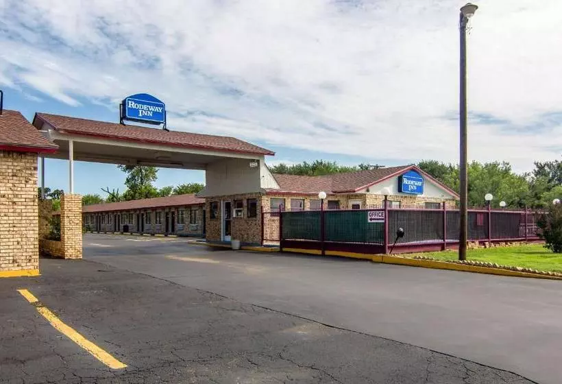 モーテル Rodeway Inn