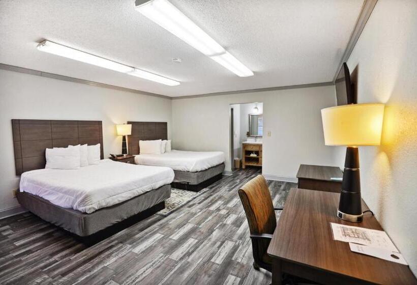 מוטל The Guest Lodge Gainesville