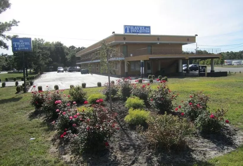 モーテル Travel Inn & Suites