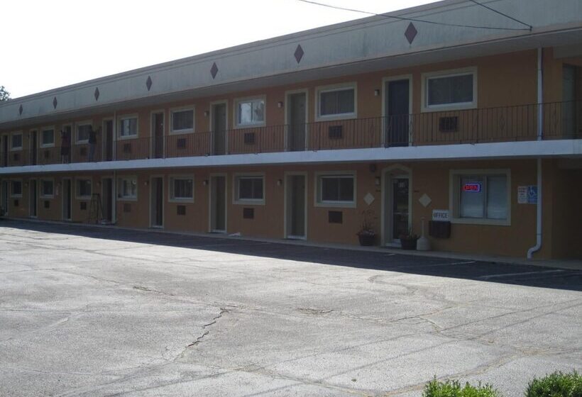 Мотель Travel Inn & Suites