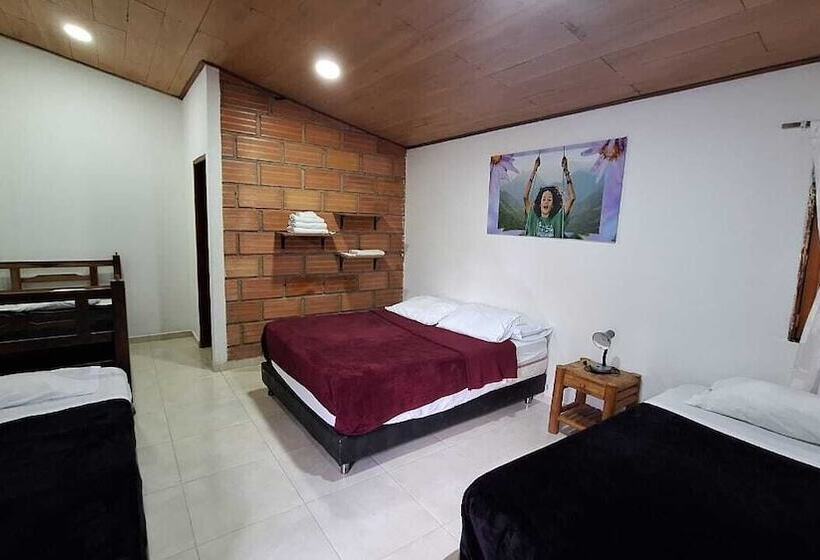 ベッドアンドブレックファースト Colores De La Sierra