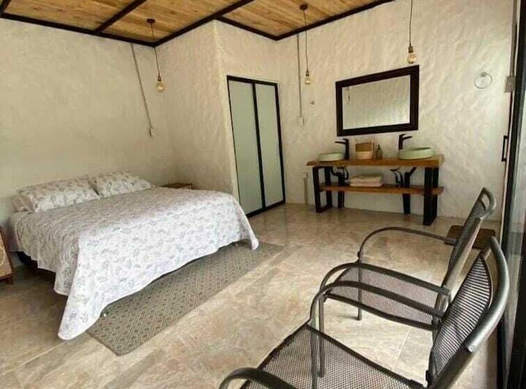 ベッドアンドブレックファースト Colores De La Sierra