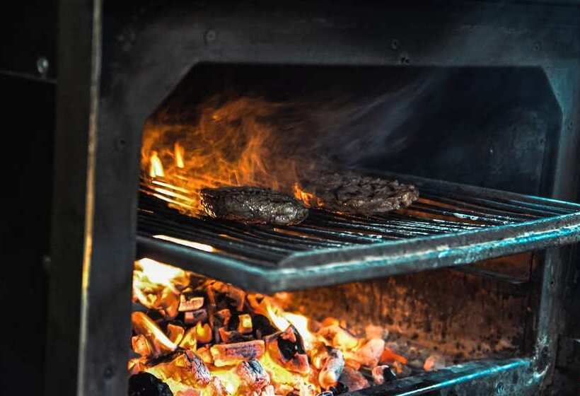 هتل Brackenborough Lakes Resort