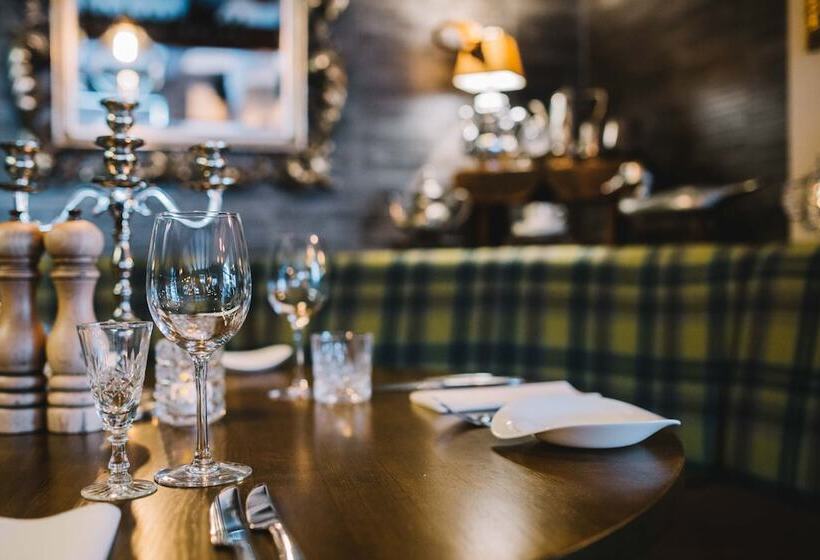 هتل Brackenborough Lakes Resort