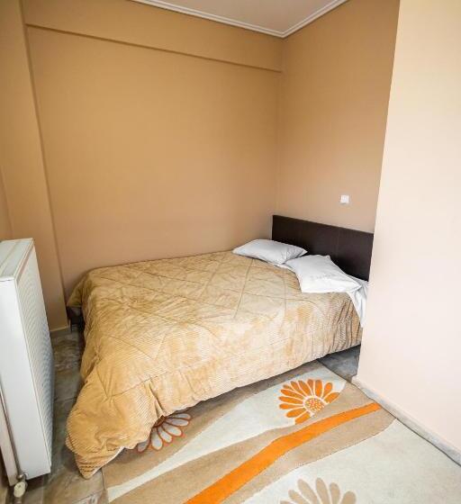 בית מלון כפרי Enastron