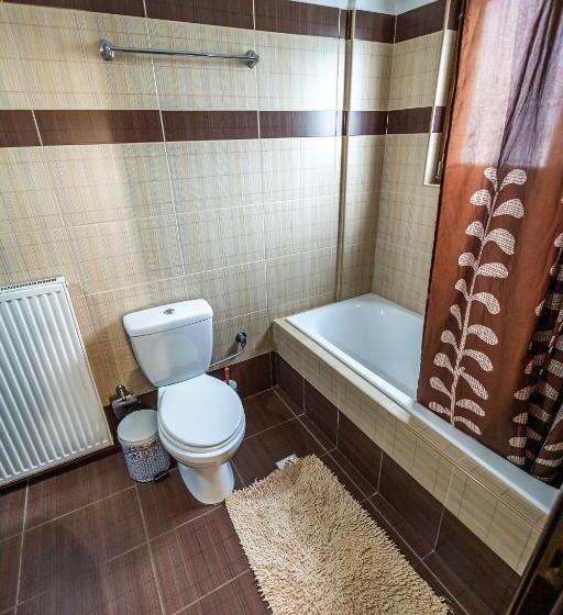 בית מלון כפרי Enastron