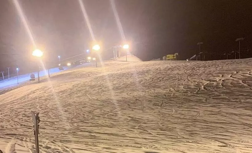 ホテル Ishiuchi Ski Center