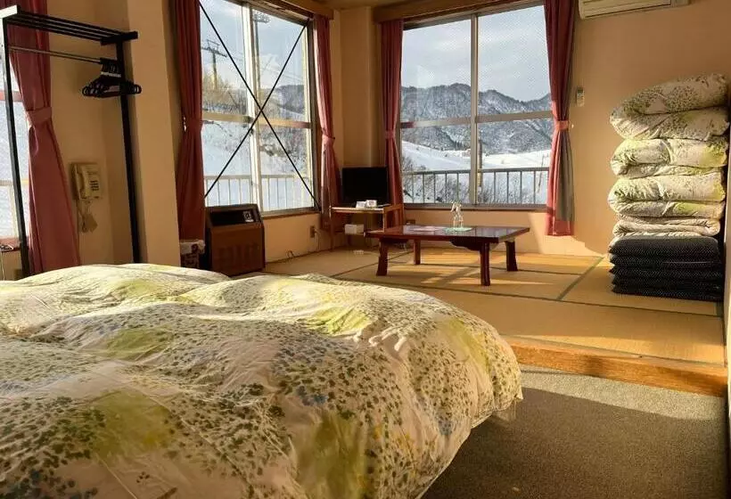 ホテル Ishiuchi Ski Center