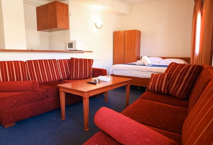 هتل L'escale Du Mzaar