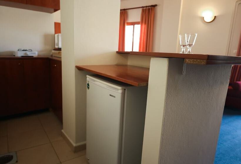 هتل L'escale Du Mzaar