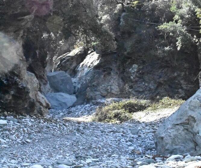 Ovrios Stone House Pelion