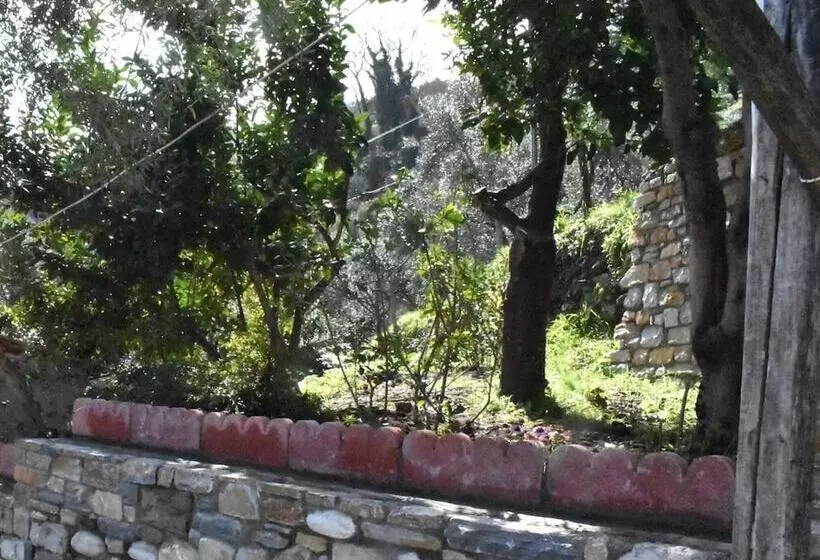 Ovrios Stone House Pelion