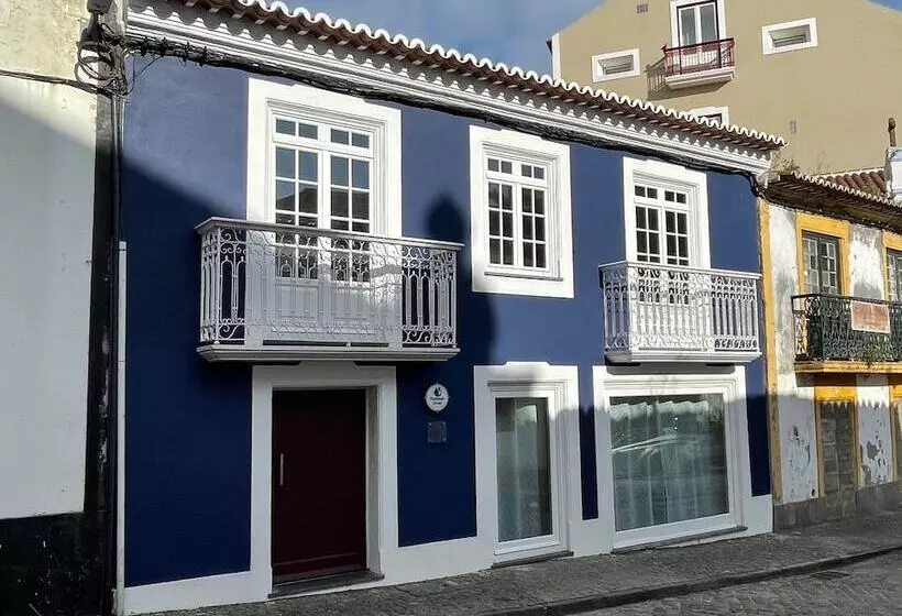 Partenope Hostel And Suites