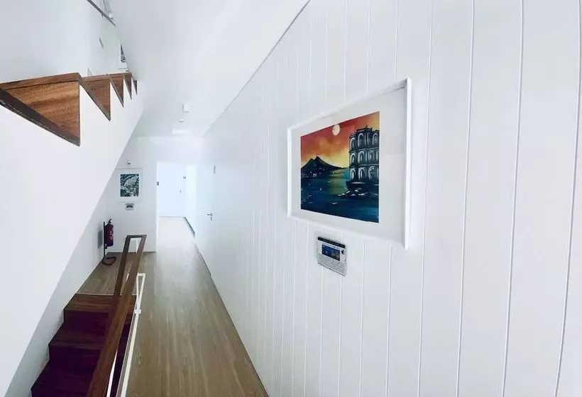 Partenope Hostel And Suites