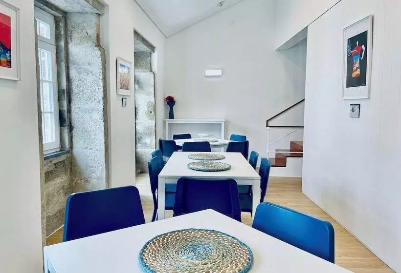 Partenope Hostel And Suites