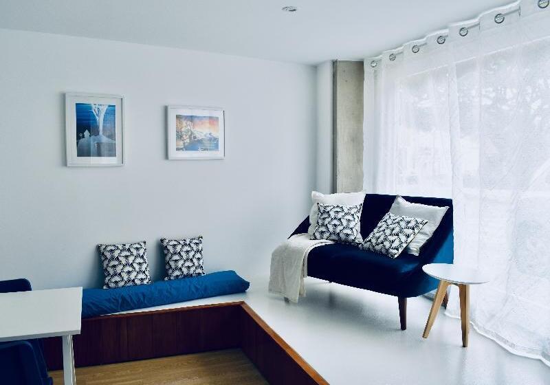 Partenope Hostel And Suites