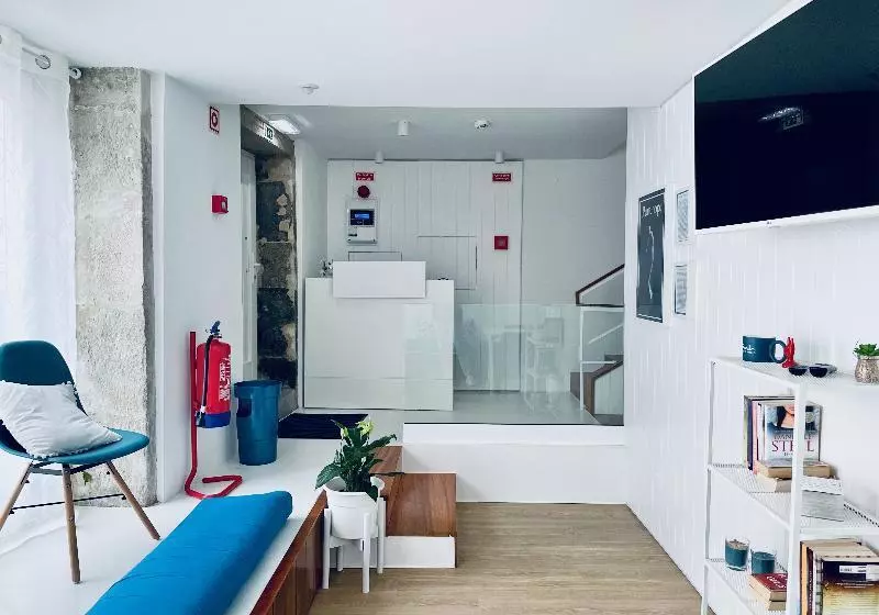 Partenope Hostel And Suites