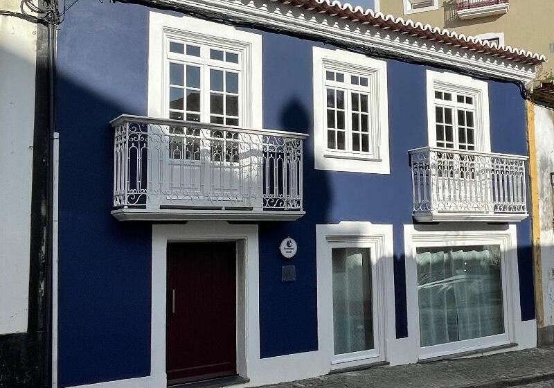 Partenope Hostel And Suites