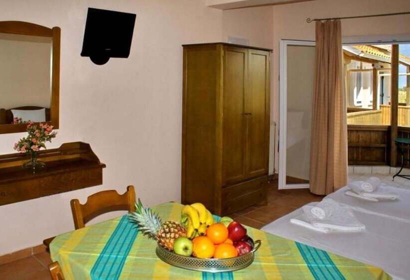 Porto Nirikos Lefkada Private Parking