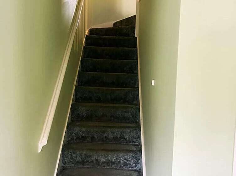 레지던스 2 Bed End Terrace M4 M25 Heathrow Windsor & London