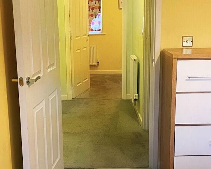 레지던스 2 Bed End Terrace M4 M25 Heathrow Windsor & London