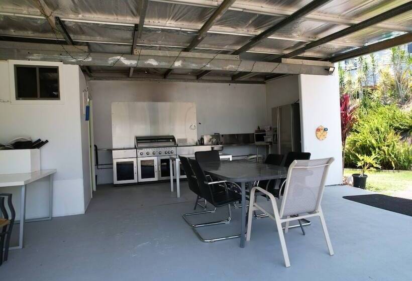 Sunshine Coast Retreat