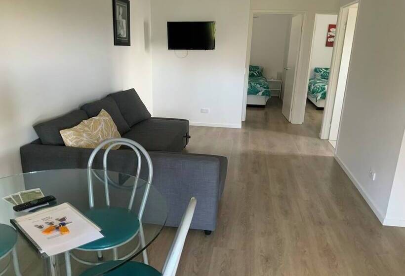 Sunshine Coast Retreat