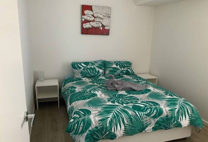 Sunshine Coast Retreat