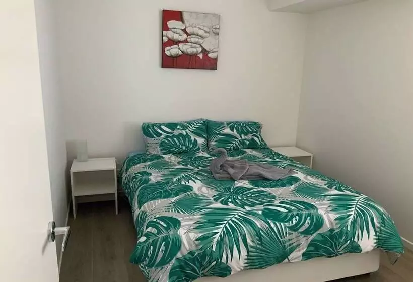 Sunshine Coast Retreat