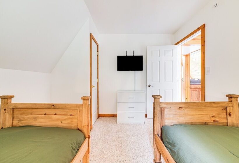 A Frame Cadiz Cabin On Lake Barkley W/ Boat Dock!