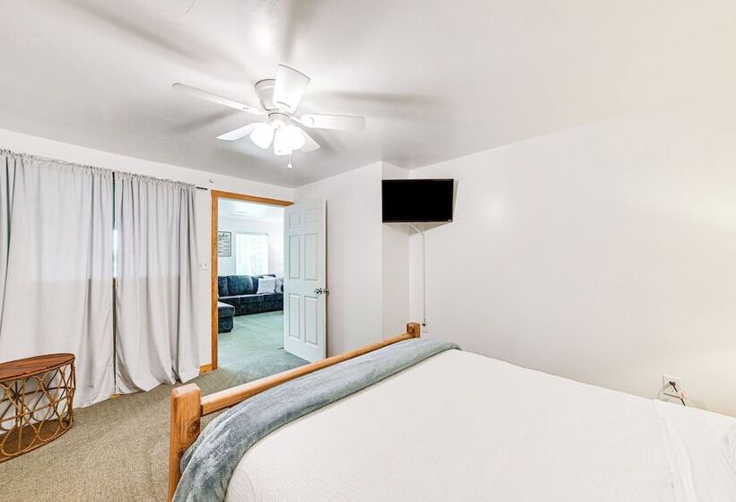 A Frame Cadiz Cabin On Lake Barkley W/ Boat Dock!