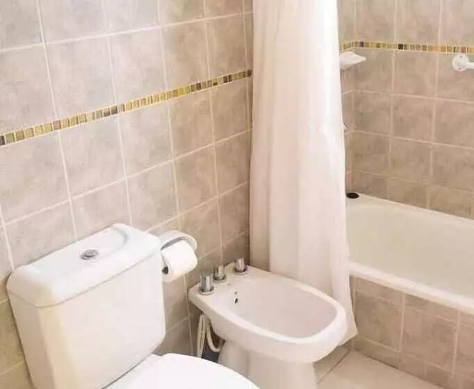 ユースホステル Tranqueras Lodge