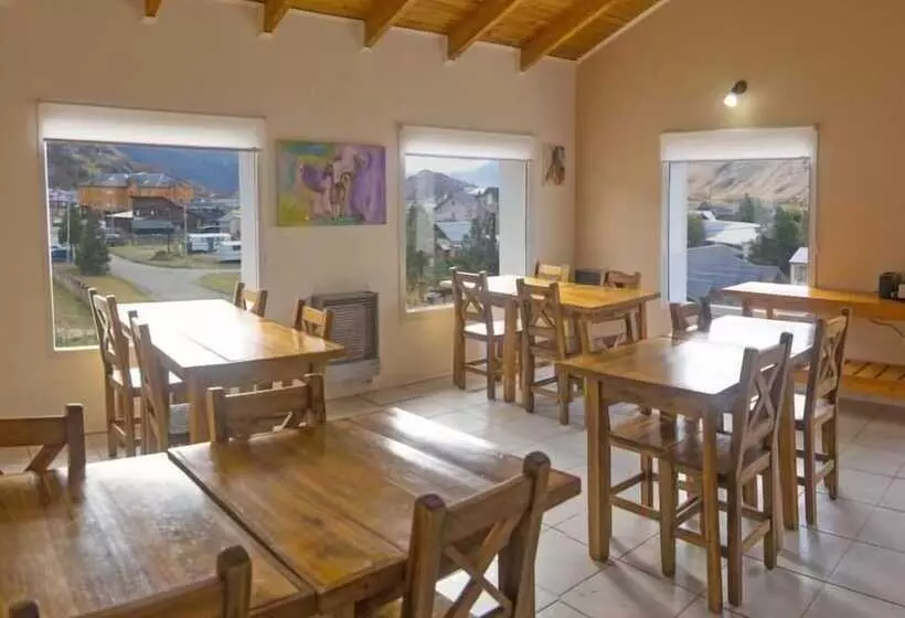 ユースホステル Tranqueras Lodge