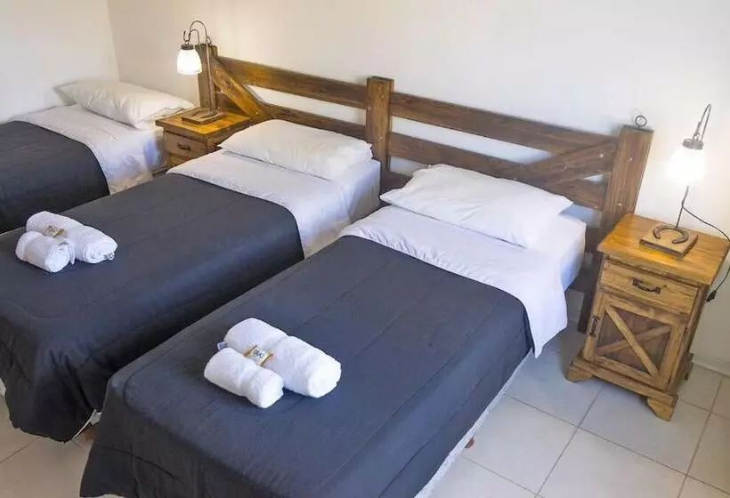 ユースホステル Tranqueras Lodge