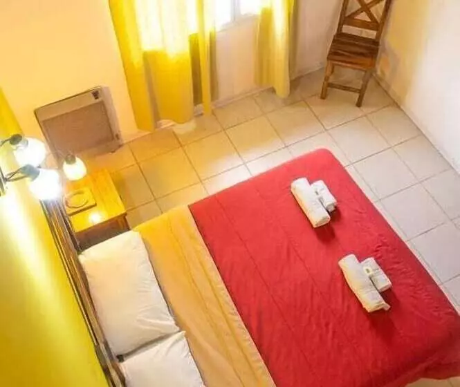 ユースホステル Tranqueras Lodge