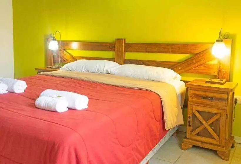 ユースホステル Tranqueras Lodge