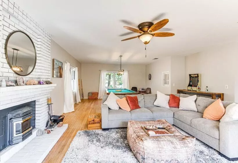 Beautiful Kernville Home W/ Game Room & Mtn Views!