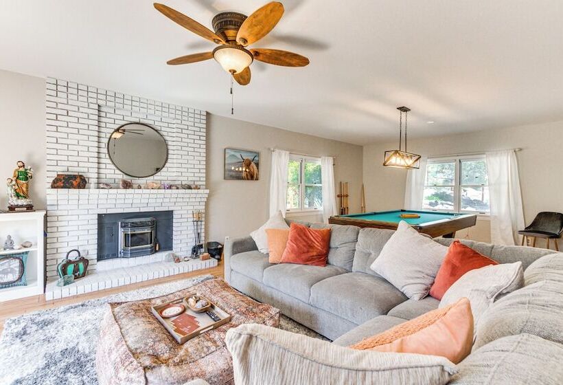 Beautiful Kernville Home W/ Game Room & Mtn Views!