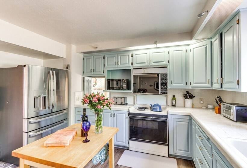 Beautiful Kernville Home W/ Game Room & Mtn Views!